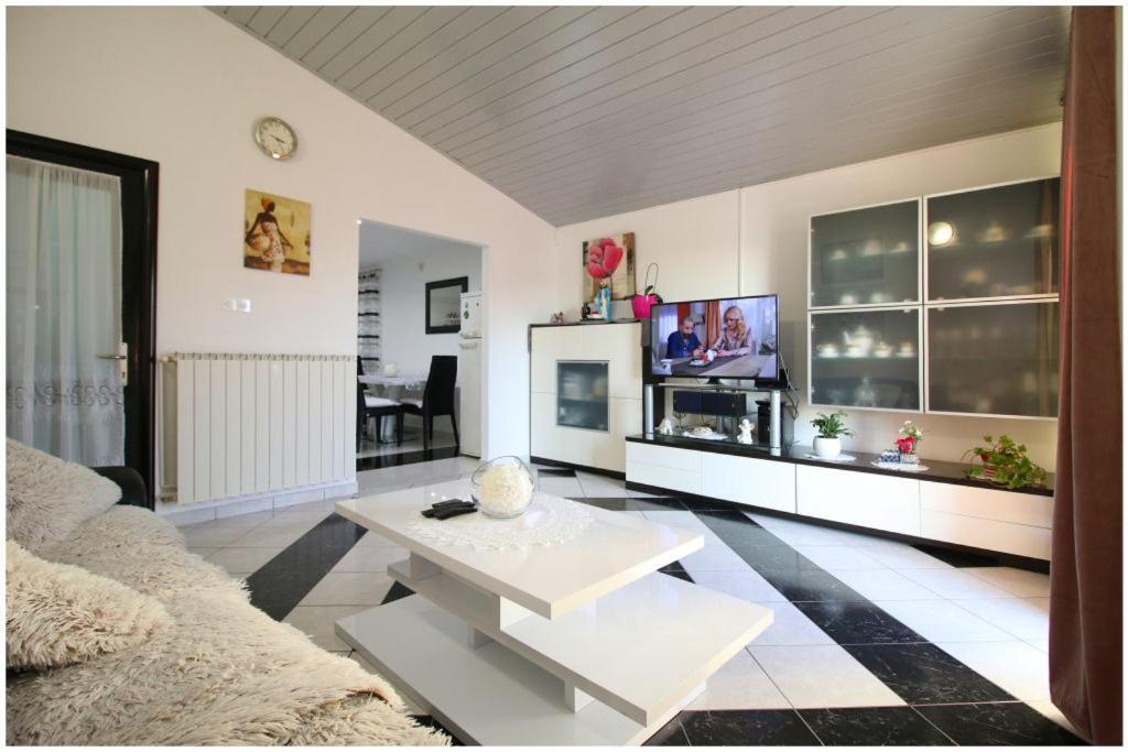Ferienwohnung Mikelin Primošten Exterior foto