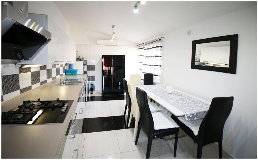 Ferienwohnung Mikelin Primošten Exterior foto